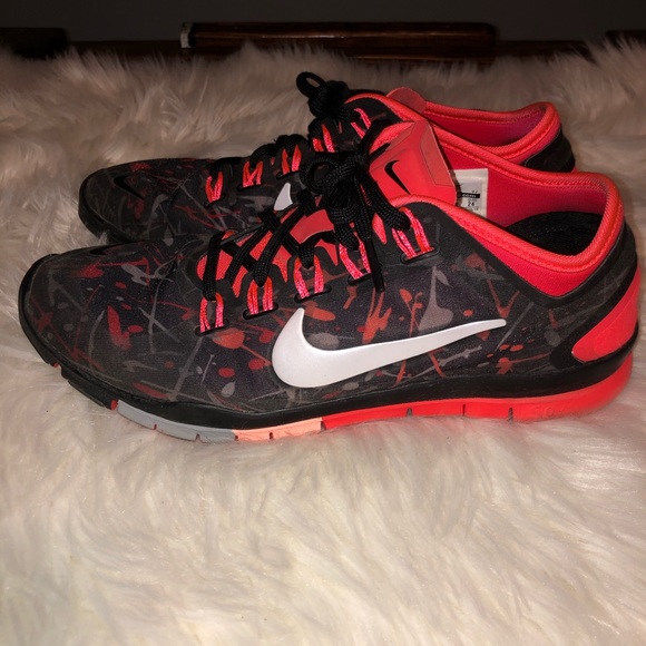 Nike Shoes - Nike tennis shoes